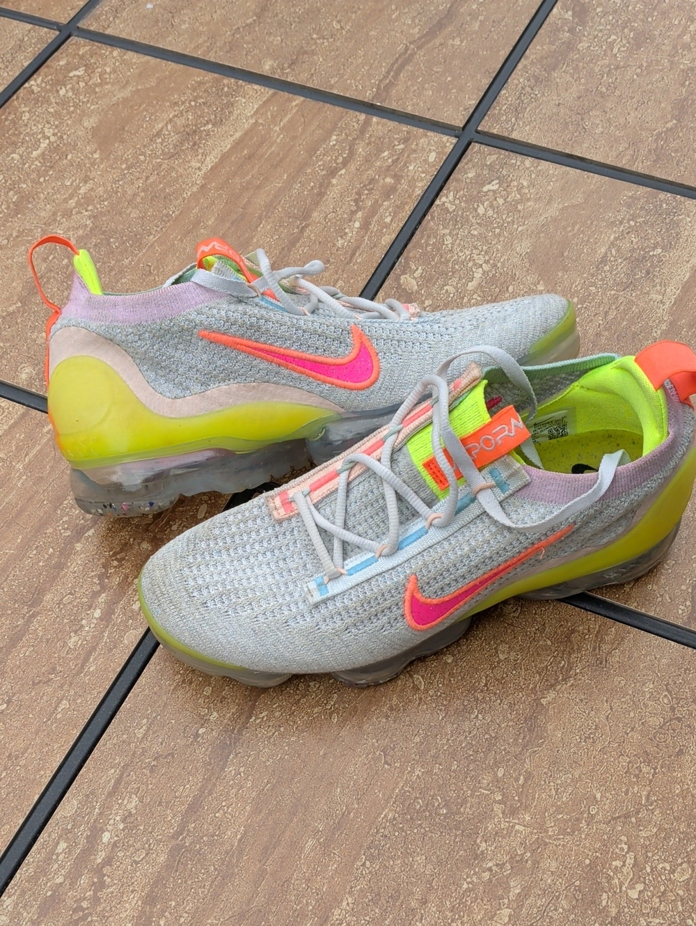 Nike Air Vapormax 2021 FK 'Neon' Photon Dust Hyper Pink DH4088-002 Women’s 9